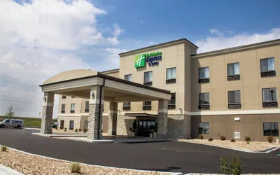 Photo 2 - Holiday Inn Express & Suites Sikeston Southwest by IHG