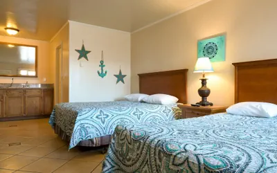 Photo 5 - The Shores Inn and Beach Houses