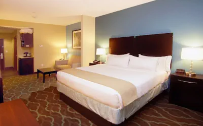 Photo 4 - Holiday Inn Express & Suites Cuero by IHG