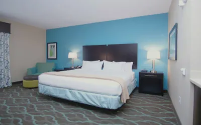 Photo 5 - Holiday Inn Express & Suites Cuero by IHG
