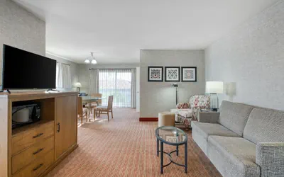 Photo 5 - SureStay Hotel by Best Western Camarillo