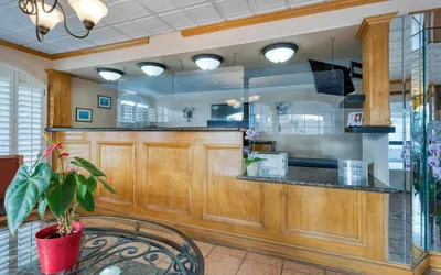 Photo 4 - SureStay Hotel by Best Western Camarillo