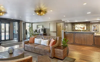 Photo 3 - Best Western Plus Cottontree Inn