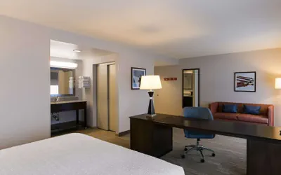 Photo 4 - Hampton Inn & Suites Wilmington Christiana