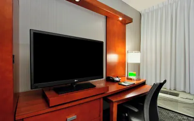 Photo 5 - Courtyard by Marriott Victoria
