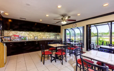 Photo 4 - Budget Host Inn