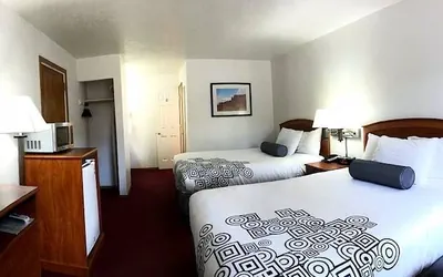 Photo 3 - Austin's Chuckwagon Lodge