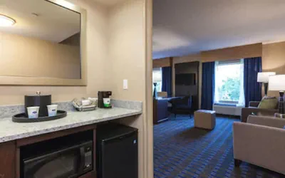 Photo 4 - Hampton Inn & Suites Camp Springs/Andrews AFB