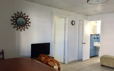 Photo 4 - White Caps Motel