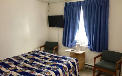 Photo 5 - White Caps Motel