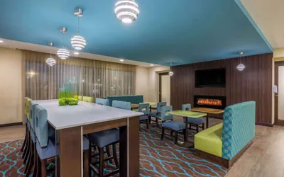 Photo 5 - La Quinta Inn & Suites by Wyndham Artesia