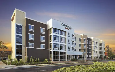 Photo 2 - Courtyard by Marriott Sunnyvale Silicon Valley