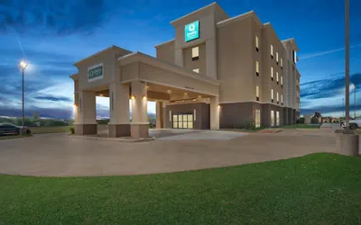 Photo 2 - Quality Inn & Suites Pearsall