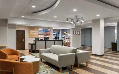 Photo 4 - Hampton Inn Seattle/Everett