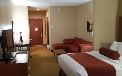 Photo 4 - Best Western Plus Finger Lakes Inn & Suites