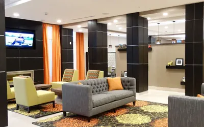 Photo 3 - Holiday Inn Covington by IHG