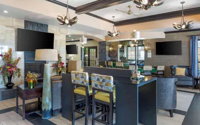 Photo 4 - Best Western Plus Emerald Inn & Suites