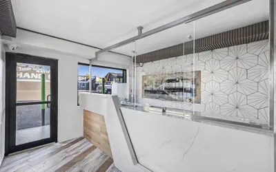 Photo 2 - Hotel Opus Bronx
