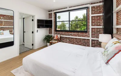 Photo 4 - The Brick Hotel