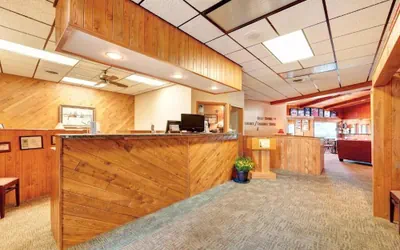 Photo 3 - Chanticleer Inn