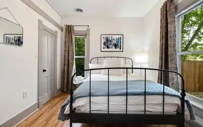 Photo 4 - Lola House! Cozy Comfort, Prime Old Town Location