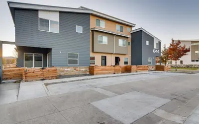 Fancy Townhome Near Old Town, Breweries and River!