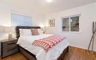 Photo 3 - Stylish Getaway W/ Designer Touches - Free Bikes