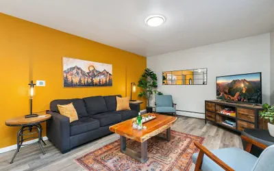 Photo 2 - Butterscotch Suite Old Town Stay with Sunny Style