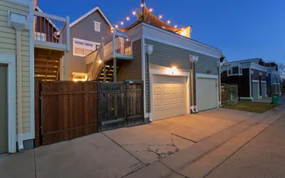 Old Town North Jewel! Near Breweries and River!