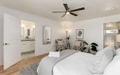 Photo 4 - Gorgeous Townhome Steps From the Brewery District!