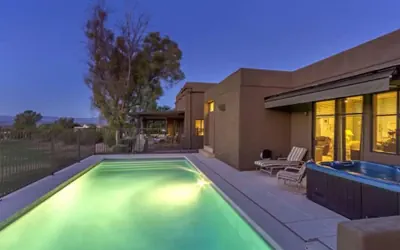 Photo 2 - Luxe 4 Bdrm W/pool and Spa on Golf Course Lot!