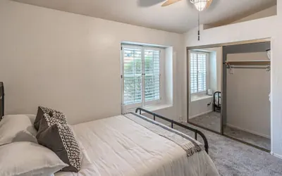 Photo 4 - New Listing! Stylish 4 Bdrm W/pool and Game Room