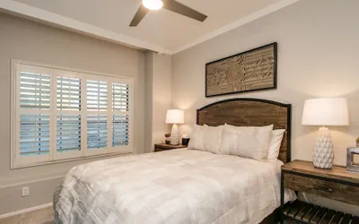 Photo 4 - Luxury Scottsdale 5 Bdrm W/pool and Hot Tub!