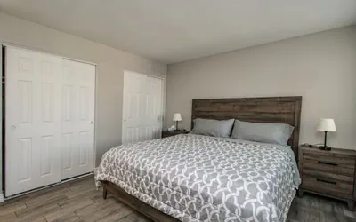Photo 5 - Stylish Updated 2 Bdrm Near Old Town Scottsdale!