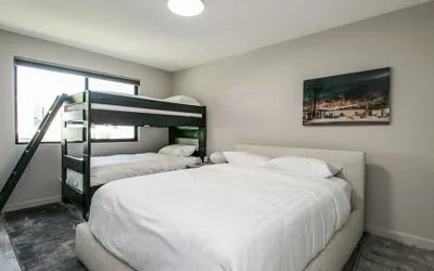Photo 3 - Unbeatable Old Town Location! Modern and Classy!