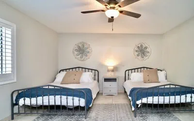 Photo 5 - Desert Oasis - Heated Pool, Huge Patio, Arcade!