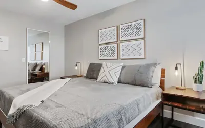 Photo 3 - Beautiful Newly Remodeled 2-bdrm Biltmore Condo!