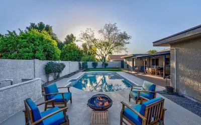 Photo 2 - Entertainers Dream! 4 Bdrm / HTD Pool/ Games!