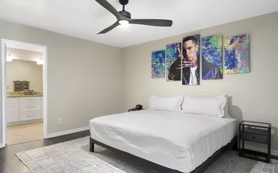 Photo 3 - Entertainers Dream! 4 Bdrm / HTD Pool/ Games!