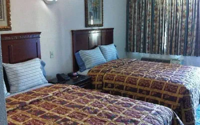 Photo 5 - Royal Inn Motel, Compton CA