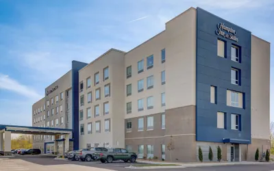 Photo 2 - Hampton Inn & Suites Williamstown Ark Encounter