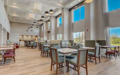 Photo 3 - Hampton Inn & Suites Williamstown Ark Encounter