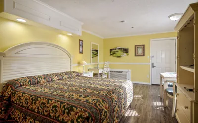 Photo 5 - Edgewater Inn