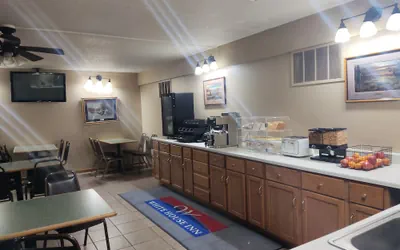 Photo 2 - The White House Inn