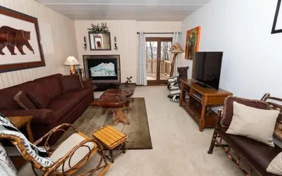 Photo 2 - Cozy Seven Springs 1 Bedroom Deluxe Condo with Private Deck by RedAwning - Save 10% on 3 Nights, 15% on 5 Nights!