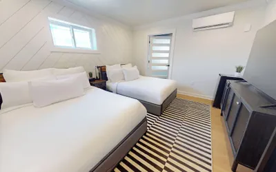 Photo 5 - The Surf Club
