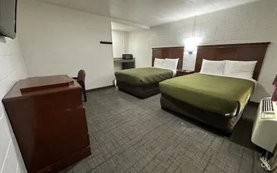 Photo 3 - Llano Motel