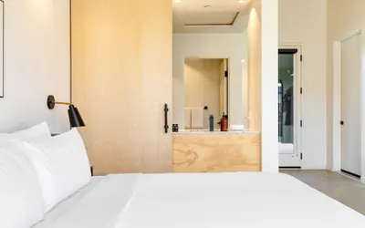 Photo 3 - Blackhaus Suites by AvantStay