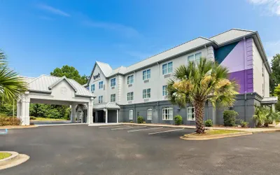 Photo 2 - Spark by Hilton Sumter