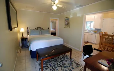 Photo 4 - Rest Haven Motel